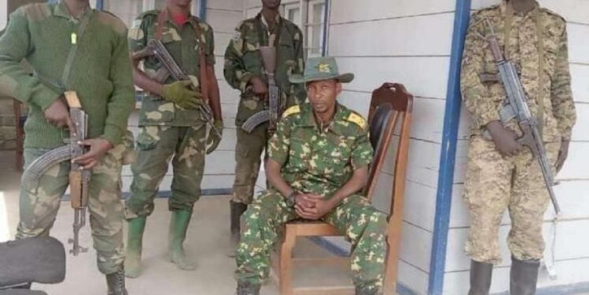 Ifoto y'Umunsi: Maj Willy Ngoma wa M23 yerekanye ibiro ari gukoreramo i Bunagana » Amazuku